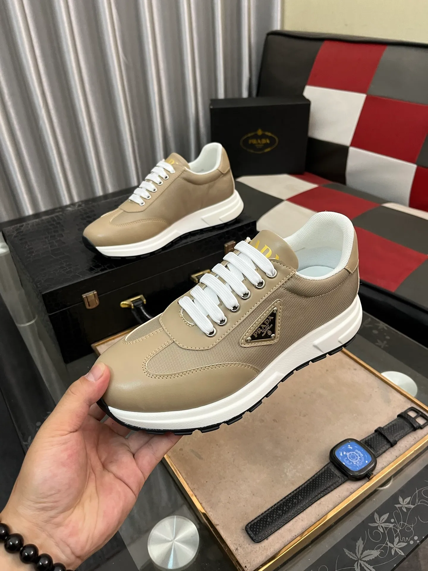 Men's shoes 💰420⌚️⌚️ PRADA [Prada] popular men's shoes, casual shoes and sports shoes! High-end quality 🍀 The upper is made of imported original cowhide 💥 cowhide lining; the original molded outsole. The style is upright and elegant, comfortable and versatile💪 Three quality guarantees Size number: 38-44, 4️⃣ colors available